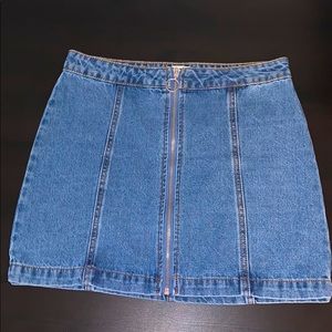 I’m selling a skirt from forever 21, size 24.